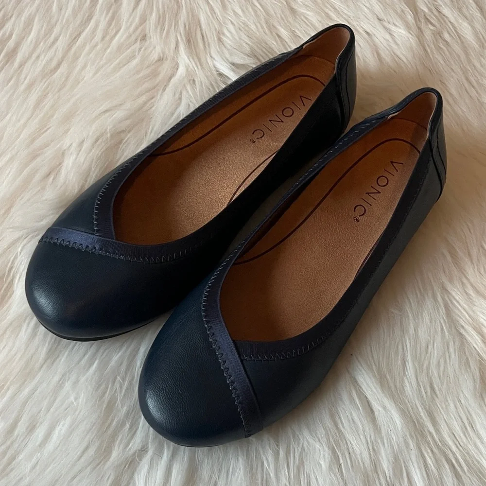 NEW Vionic Caroll flats 5 - Picture 1 of 6
